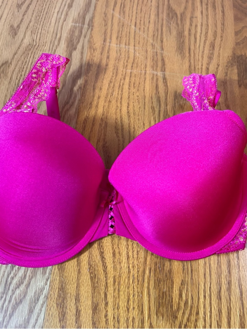 Victoria's Secret Vibrant Magenta padded Push-Up Bra 36 DD NWT beaded lace